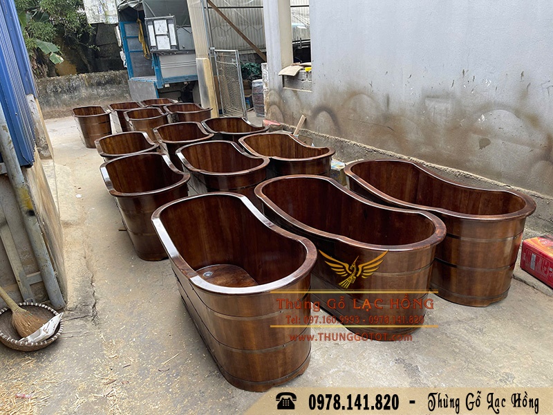 bồn tắm gỗ m&agrave;u hạt dẻ