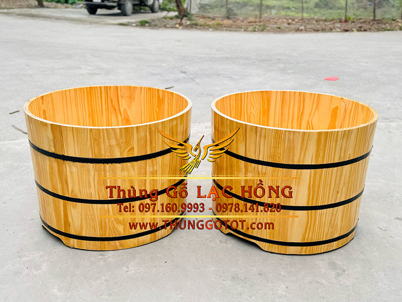thùng gỗ ngâm người