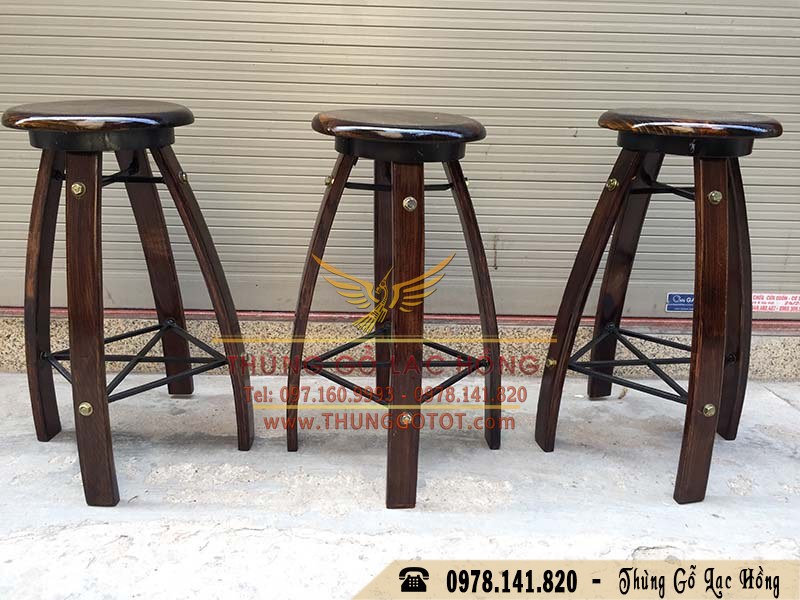 b&agrave;n ghế bar th&ugrave;ng rượu gỗ