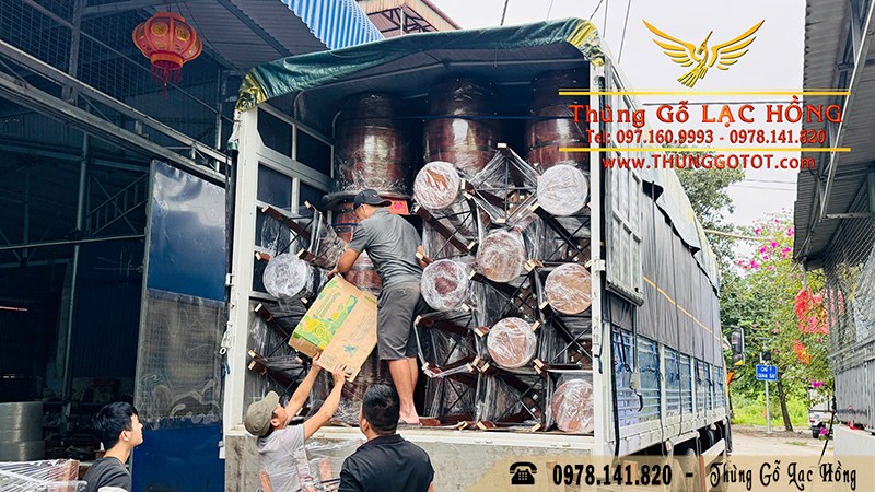 b&agrave;n ghế th&ugrave;ng gỗ Sồi