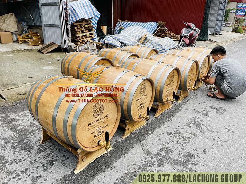 Thùng gỗ sồi ngâm rượu 100 lít ghép từ những thanh gỗ sồi nhập khẩu