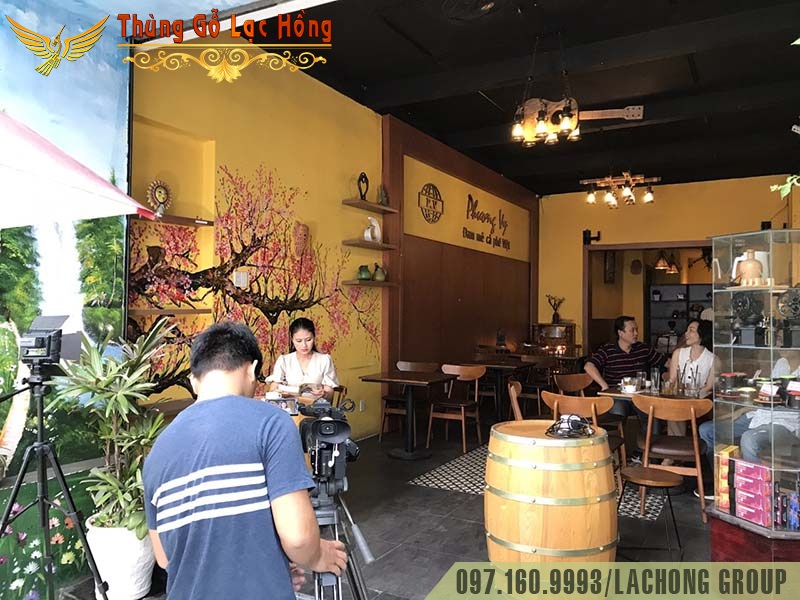 th&ugrave;ng rượu gỗ cafe