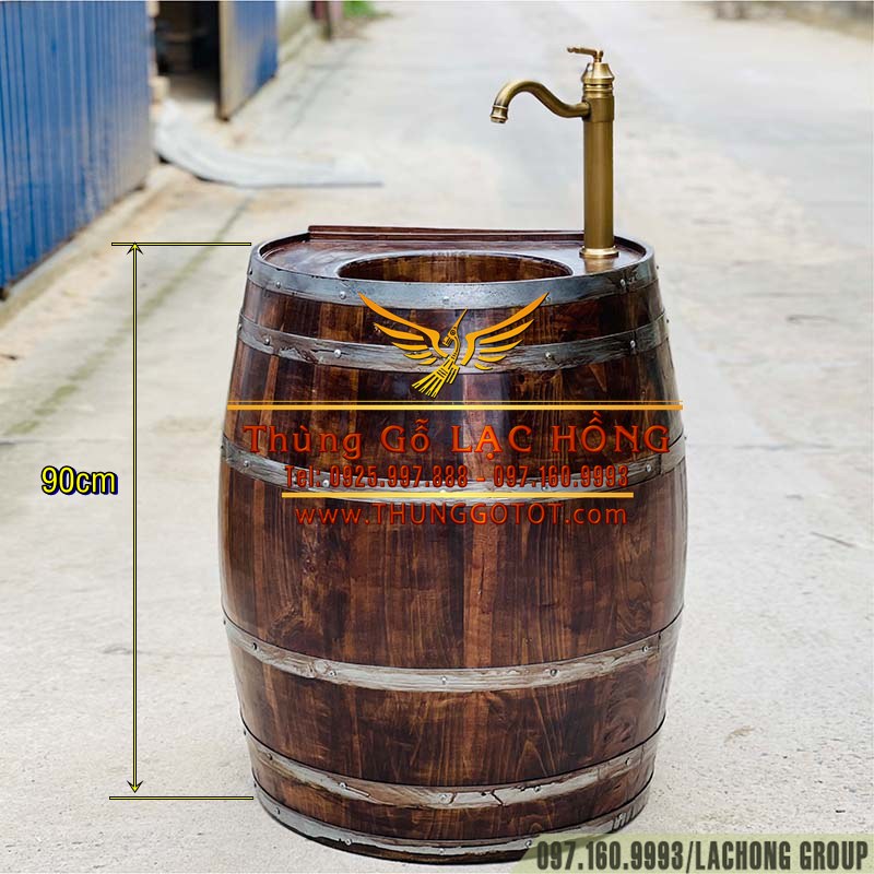 b&aacute;n th&ugrave;ng rượu gỗ cũ