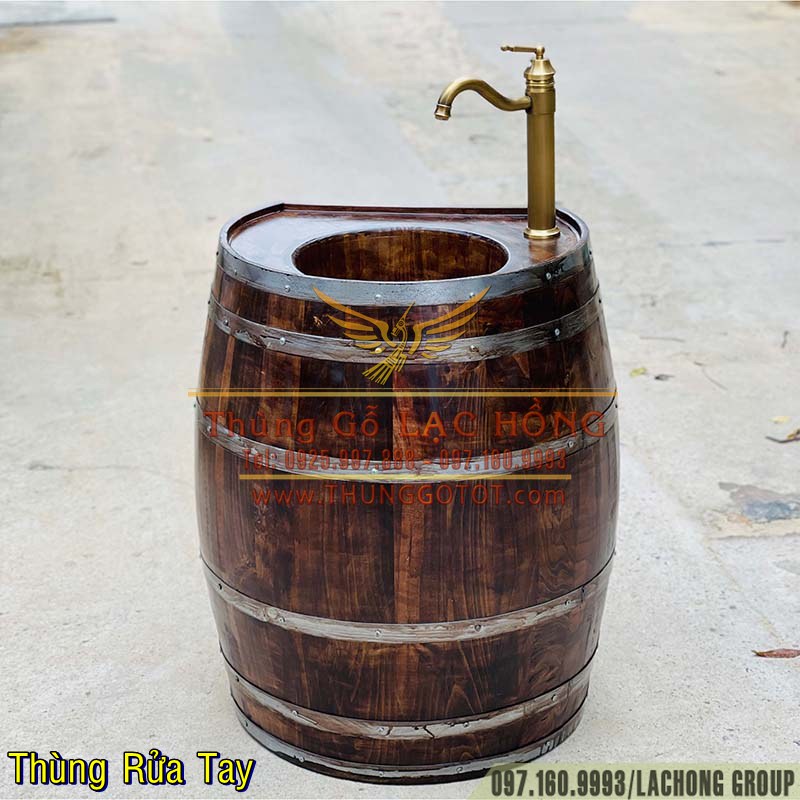 BỒN RỬA TAY BẰNG THÙNG RƯỢU GỖ SỒI CŨ