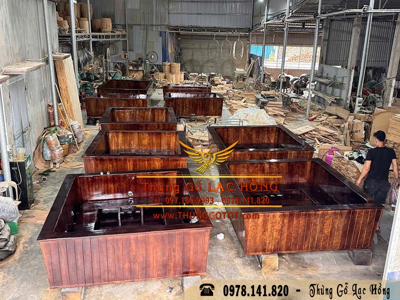 bồn tắm gỗ onsen